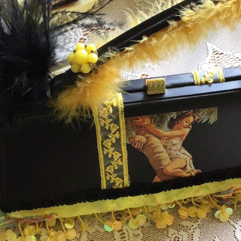 Artisan Vintage Upcycle Vintage Handbag Tropical Pinup Girl Handbag View 2